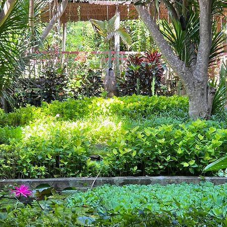 Centro Bajo Hotel & Resto Labuan Bajo Extérieur photo