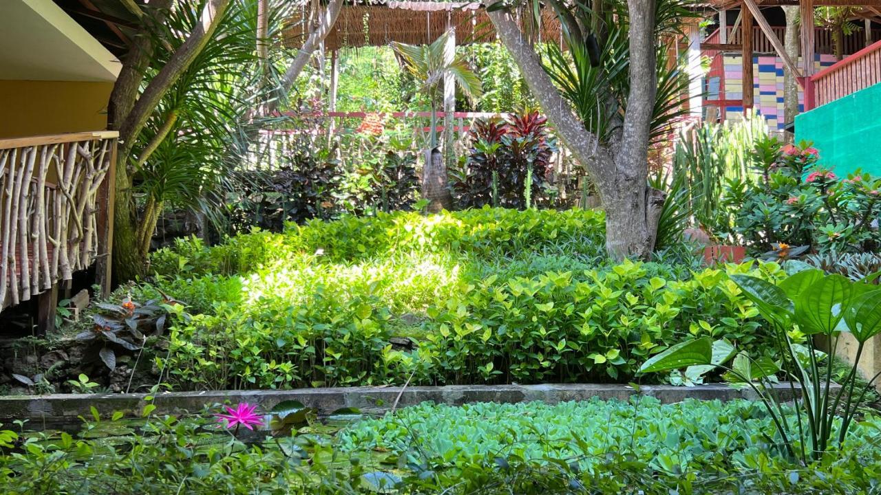 Centro Bajo Hotel & Resto Labuan Bajo Extérieur photo
