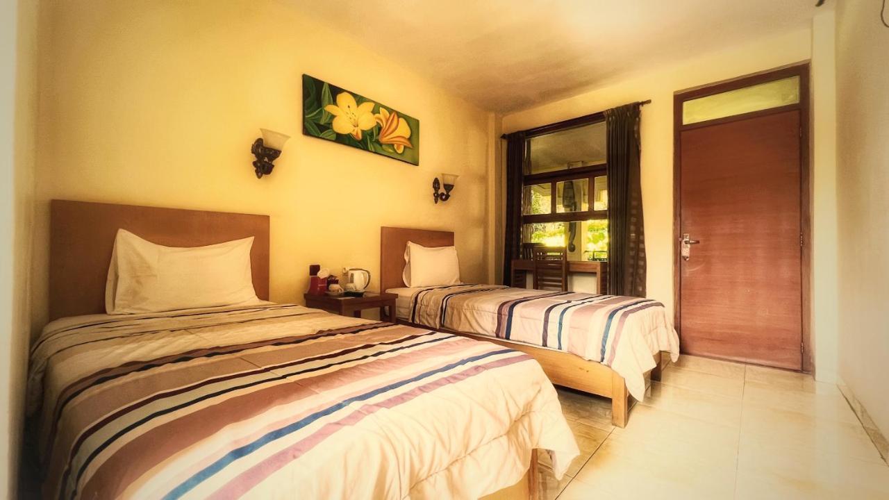 Centro Bajo Hotel & Resto Labuan Bajo Extérieur photo