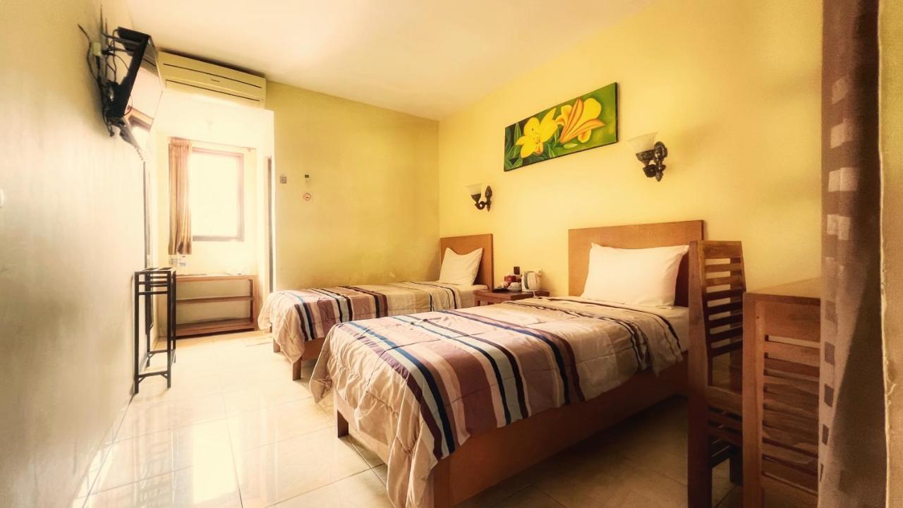 Centro Bajo Hotel & Resto Labuan Bajo Extérieur photo