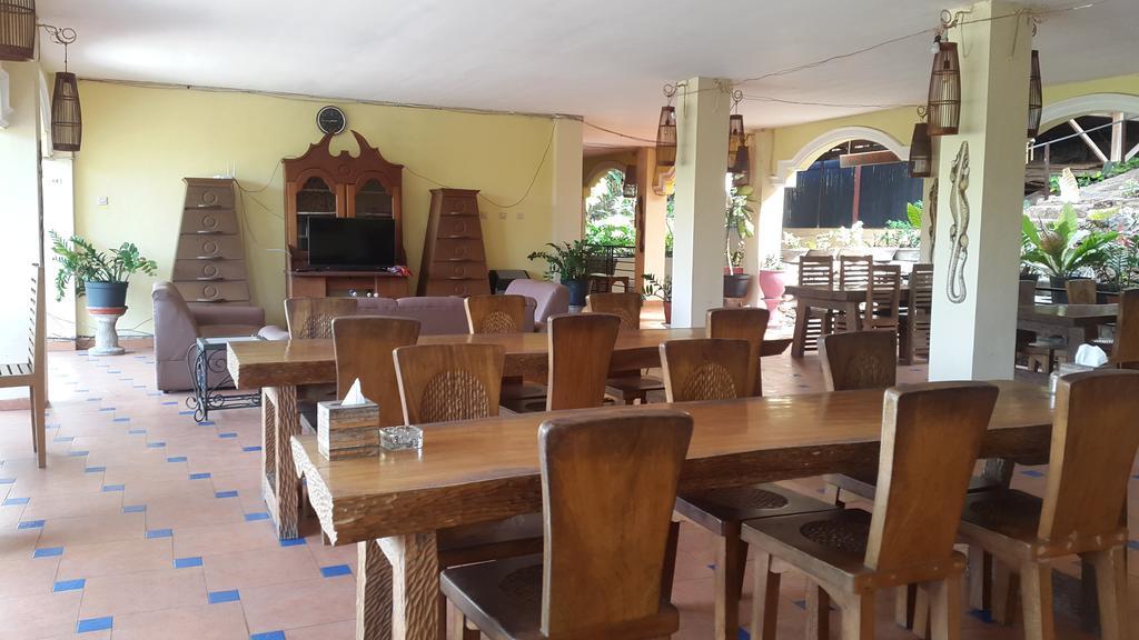 Centro Bajo Hotel & Resto Labuan Bajo Extérieur photo