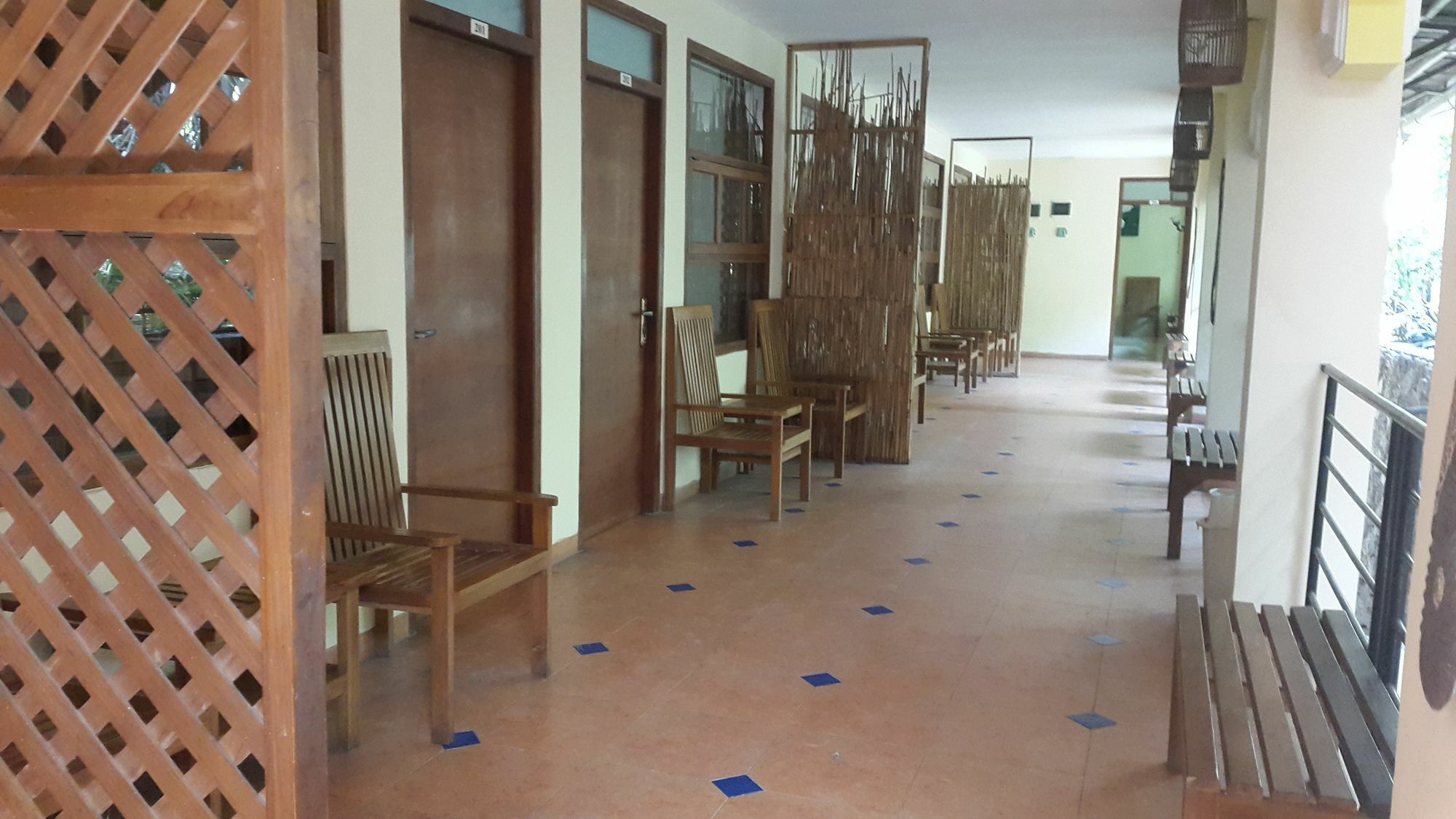 Centro Bajo Hotel & Resto Labuan Bajo Extérieur photo